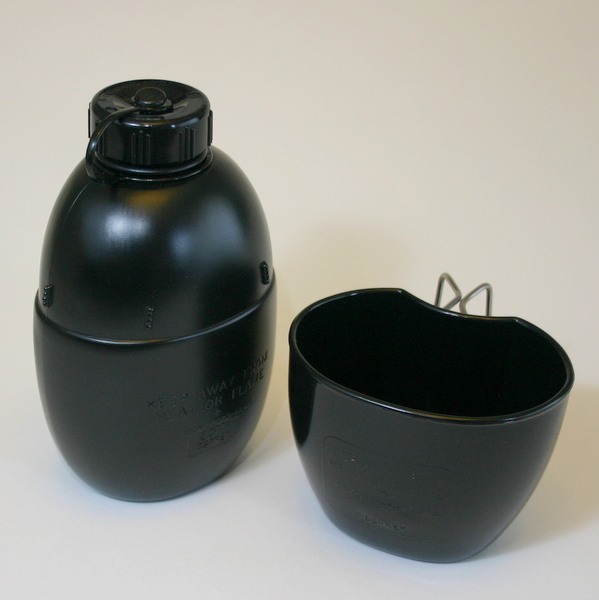 British MoD Waterbottle and Mug